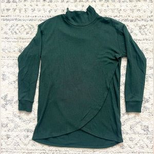 Old Navy cross front maternity/nursing top, rib knit turtleneck in size small.